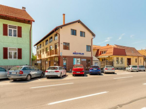 Отель City Comfort Apartments  Брашов